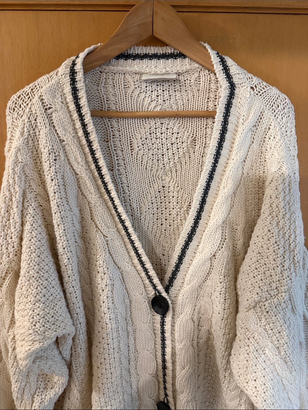 Taylor Swift Folklore Album Cable Knit V-Neck Button Cardigan Sweater XL/2XL - Picture 2 of 12
